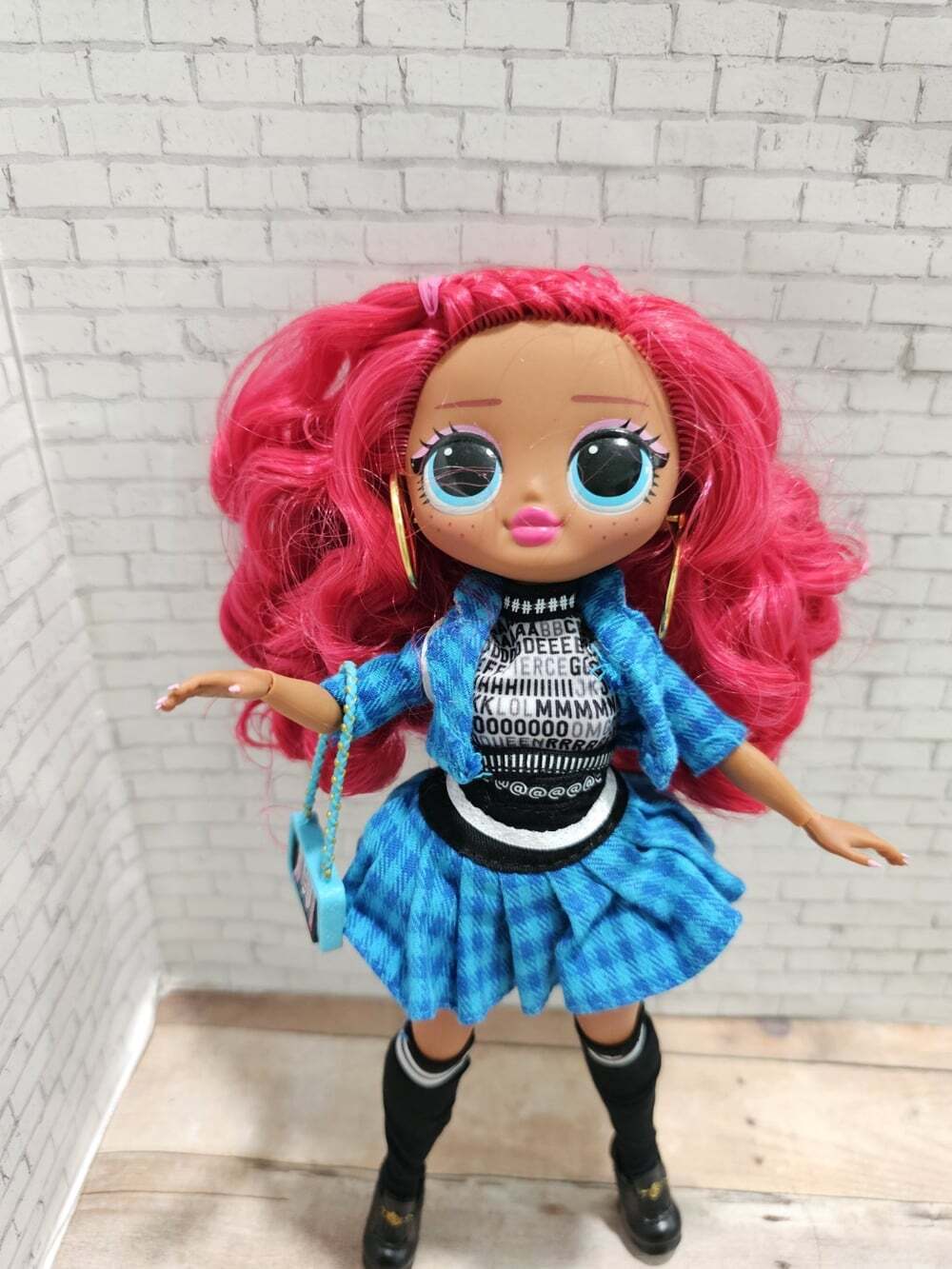 LOL Surprise OMG Class Prez Series 3 Doll Pink Hair School Fashion Accessories